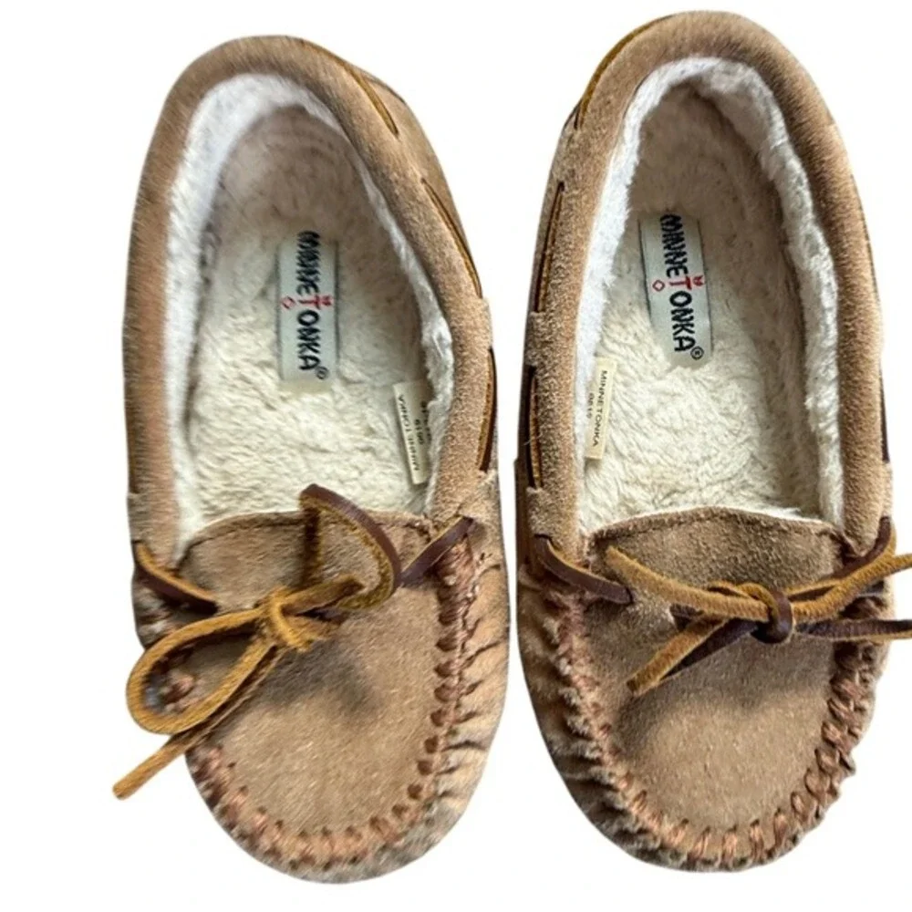 Minnetonka Kids Suede Moccasin Slippers - Faux Fur Lined‎ - Tan - Size 12